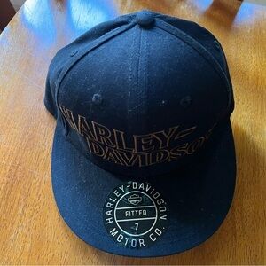 Harley Davidson Mens Embroidered Harley Fitted Baseball Cap Sz 7. Black & Orange